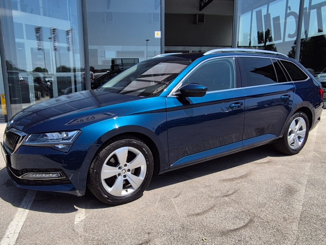 Škoda Superb Combi 2,0 TDI DSG AMBI.LIGHT VIRTUAL KAMERA*95.000KM*