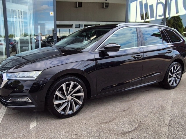 Škoda Octavia Combi 2,0 TDI DSG ALU NAVI FULL LED AMBI.LIGHT*GARANC*