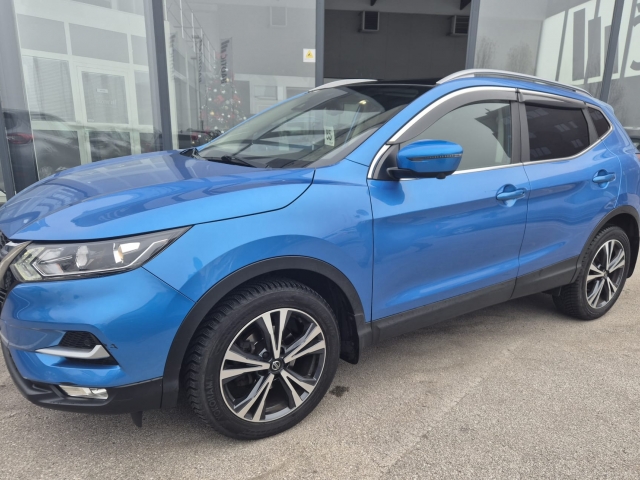 Nissan Qashqai 1,3 DIG-T 140 N-Connecta*HR VOZILO*KAMERA 360*PANO*