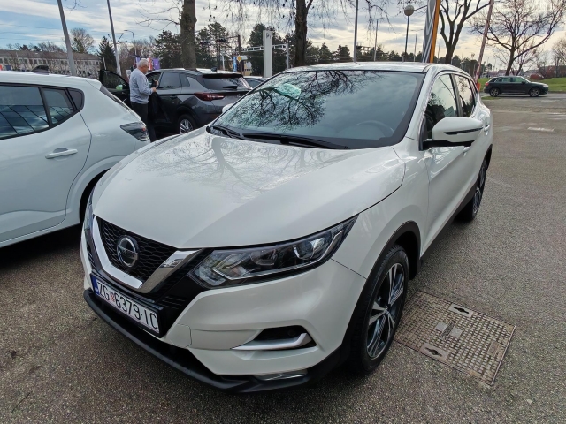 Nissan Qashqai 1,3 DIG-T 140 N-Connecta