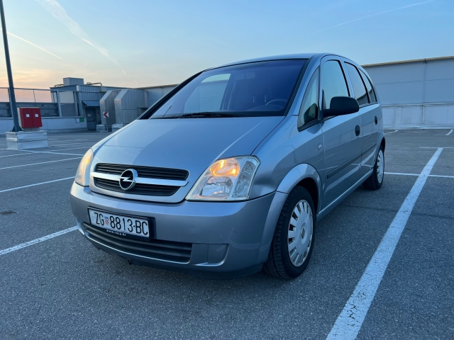 Opel Meriva 1,6i Essentia