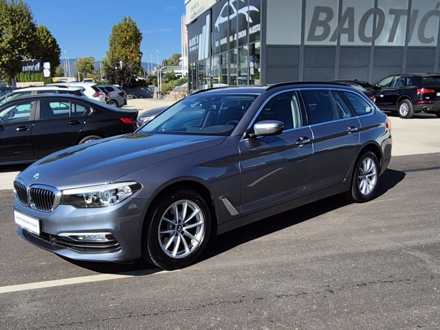BMW 520d Touring AUTOMATIK *140 KW* ALU NAVI KAMERA REG DO:05/2026