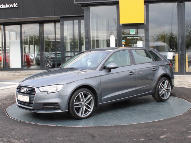 Audi A3 Sportback 1,6 TDI SPORT *Top stanje!*