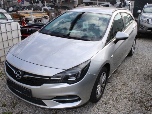 Opel Astra Sports Tourer***NEISPRAVAN MOTOR***